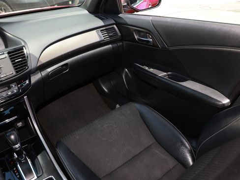 Used 2017 Honda Accord Sport image 25
