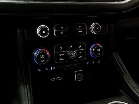 Used 2021 GMC Yukon AT4 w/ AT4 Premium Package AWD/4WD image 25