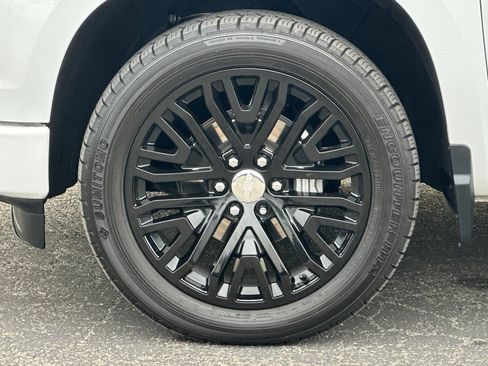 Used 2024 Chevrolet Silverado 1500 Custom RWD image 34