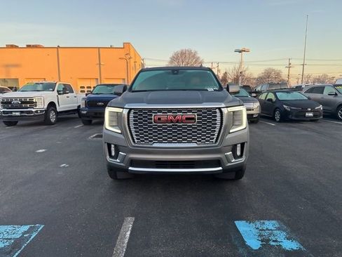 Used 2022 GMC Yukon XL Denali image 5