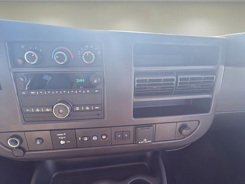 Used 2024 Chevrolet Express 3500 LT w/ LT Preferred Equipment Group image 12