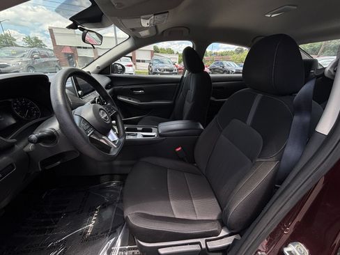 Used 2025 Nissan Sentra SV FWD image 25
