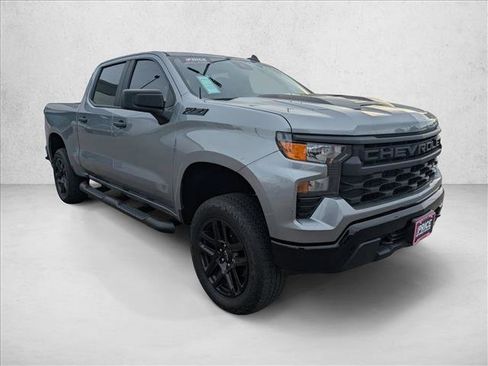 Used 2024 Chevrolet Silverado 1500 Custom Trail Boss w/ Turbomax Blackout Package image 3