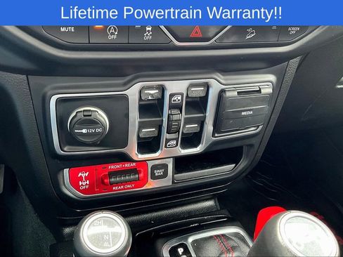 Used 2019 Jeep Wrangler Unlimited Rubicon image 40