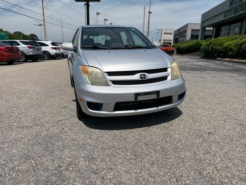 Used 2006 Scion xA FWD image 5
