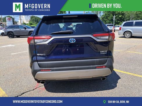Used 2022 Toyota RAV4 Limited AWD/4WD image 5