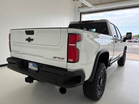 New 2026 Chevrolet Silverado 2500 ZR2 AWD/4WD image 24