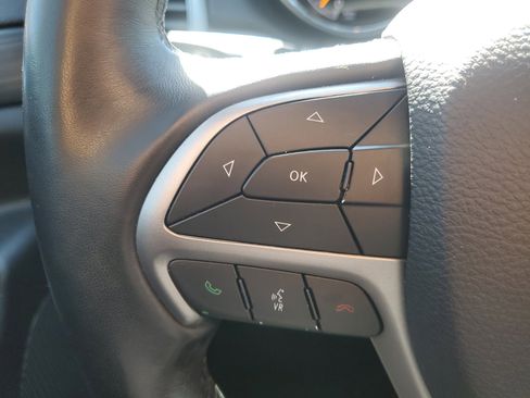 Used 2020 Jeep Grand Cherokee Altitude image 15