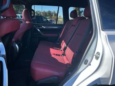 Used 2023 Lexus GX 460 Premium w/ Premium Package image 15