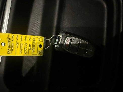 Used 2019 Chrysler Pacifica Touring Plus w/ Advanced Safetytec Group image 35