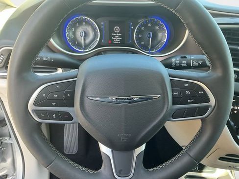 Used 2023 Chrysler Voyager LX FWD image 13