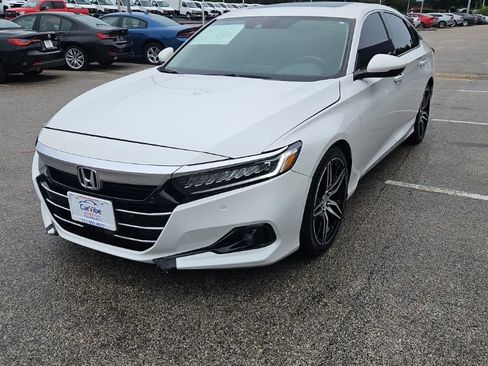 Used 2021 Honda Accord Touring image 3