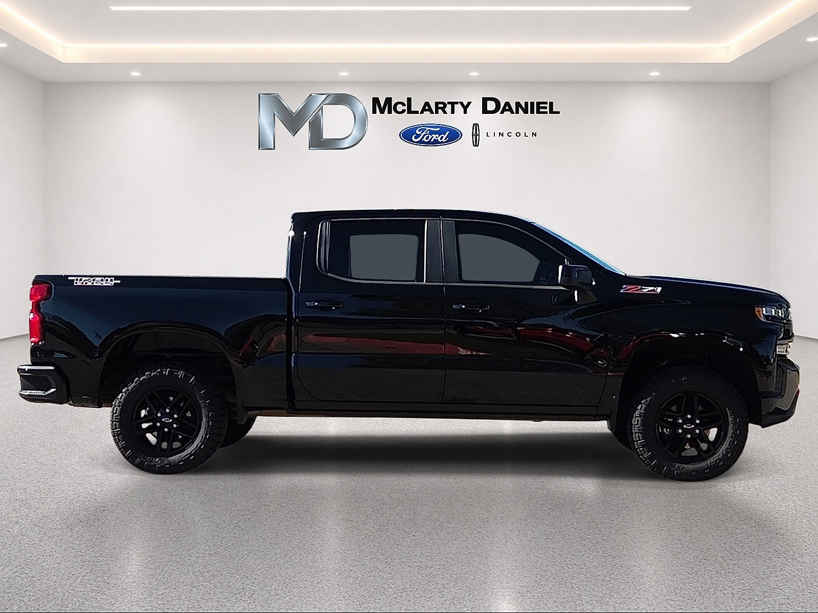 Used 2019 Chevrolet Silverado 1500 LT Trail Boss AWD/4WD image 6