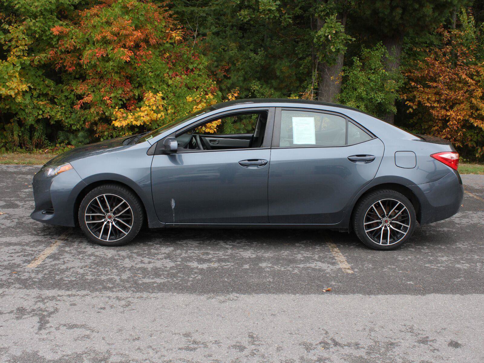Used 2018 Toyota Corolla LE FWD image 5