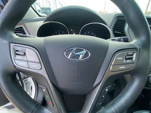 Used 2018 Hyundai Santa Fe Sport image 16