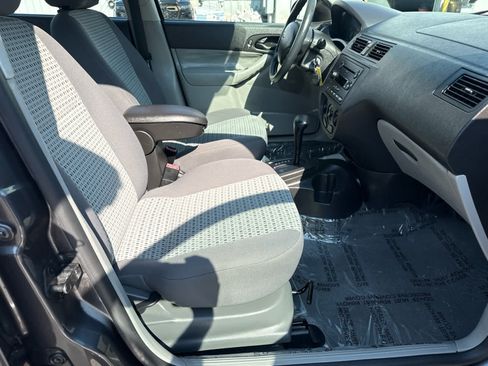 Used 2007 Ford Focus S FWD image 12