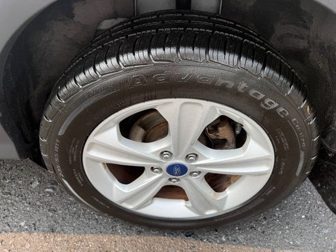Used 2014 Ford Escape SE w/ Equipment Group 201A AWD/4WD image 10