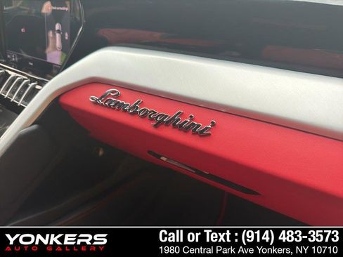 Used 2020 Lamborghini Urus AWD/4WD image 36