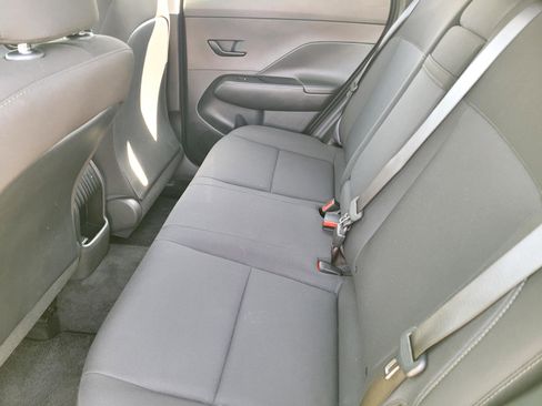 Used 2025 Hyundai Kona SE image 13