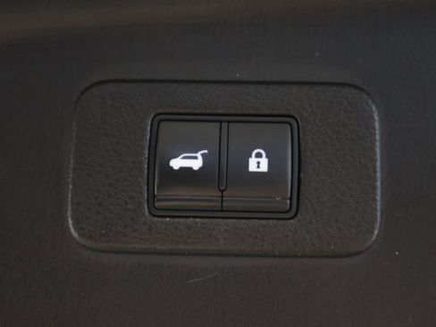 Used 2021 Nissan Armada SV w/ SV Appearance Package image 59