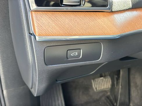 Certified 2024 Volvo XC90 B5 Plus w/ Protection Package AWD/4WD image 13