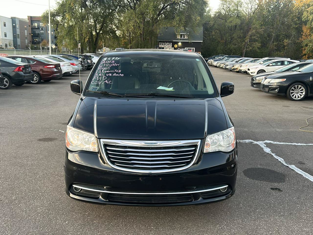 Used 2013 Chrysler Town & Country Touring FWD image 2