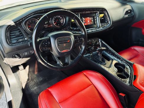Used 2017 Dodge Challenger R/T RWD image 5
