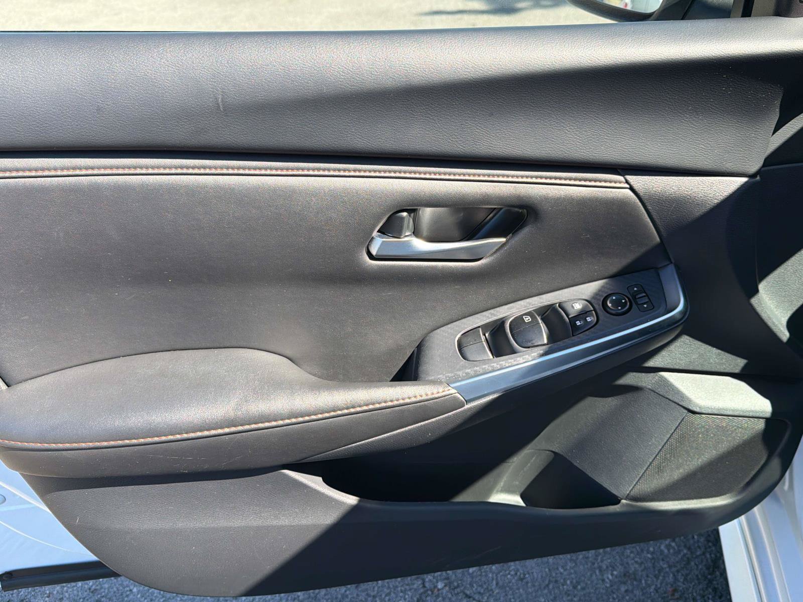 Used 2025 Nissan Sentra SR FWD image 28