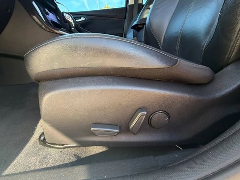 Used 2015 Ford Focus Titanium FWD image 15