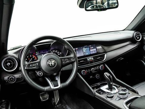 Used 2023 Alfa Romeo Giulia Ti RWD image 5