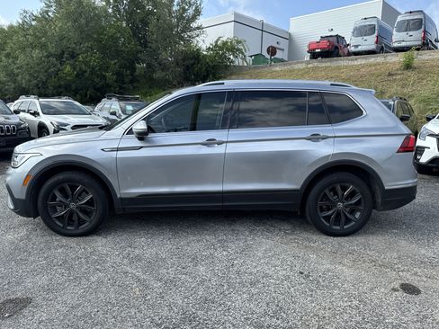 Used 2024 Volkswagen Tiguan SE FWD image 6