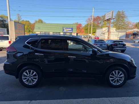 Used 2018 Nissan Rogue SV image 7