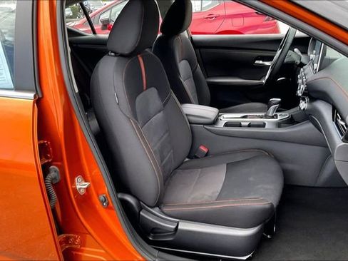 Certified 2025 Nissan Sentra SR FWD image 6