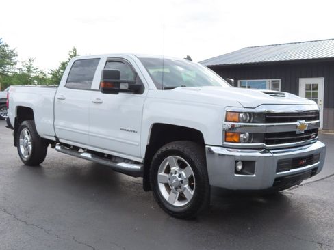 Used 2018 Chevrolet Silverado 2500 LT w/ LT Convenience Package AWD/4WD image 8