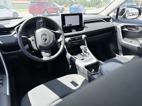 Used 2023 Toyota RAV4 LE AWD/4WD image 6