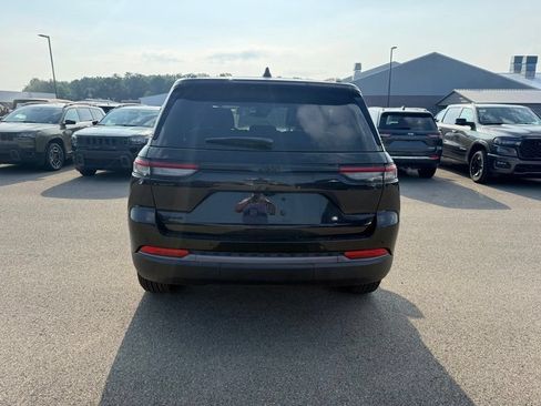 Used 2026 Jeep Grand Cherokee Altitude AWD/4WD image 7