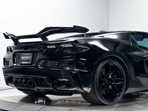Used 2025 Chevrolet Corvette Z06 RWD image 23