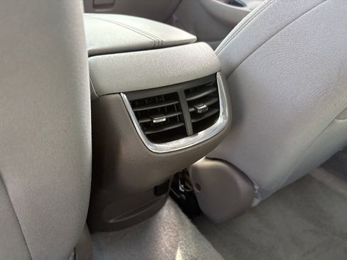 Used 2024 Chevrolet Malibu LT image 17