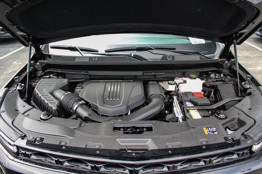 New 2026 Chevrolet Traverse RS w/ LPO, Floor Liner Package FWD image 11