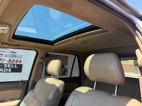 Used 2000 Toyota 4Runner Limited AWD/4WD image 11