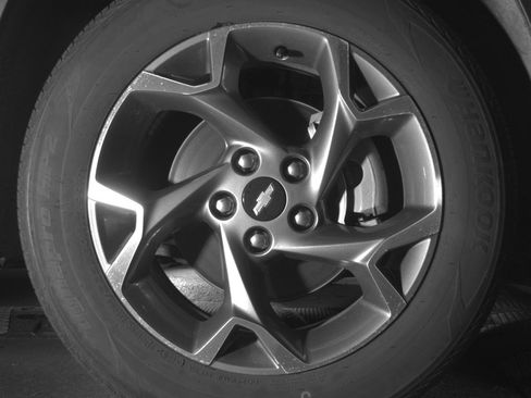 Used 2025 Chevrolet Trax LT FWD image 13