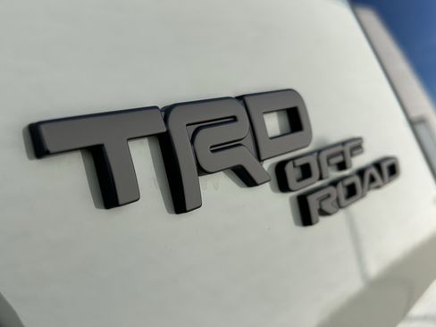 Certified 2022 Toyota 4Runner TRD Off-Road Premium w/ Moonroof Package AWD/4WD image 9