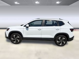 Used 2025 Volkswagen Taos SE video 2