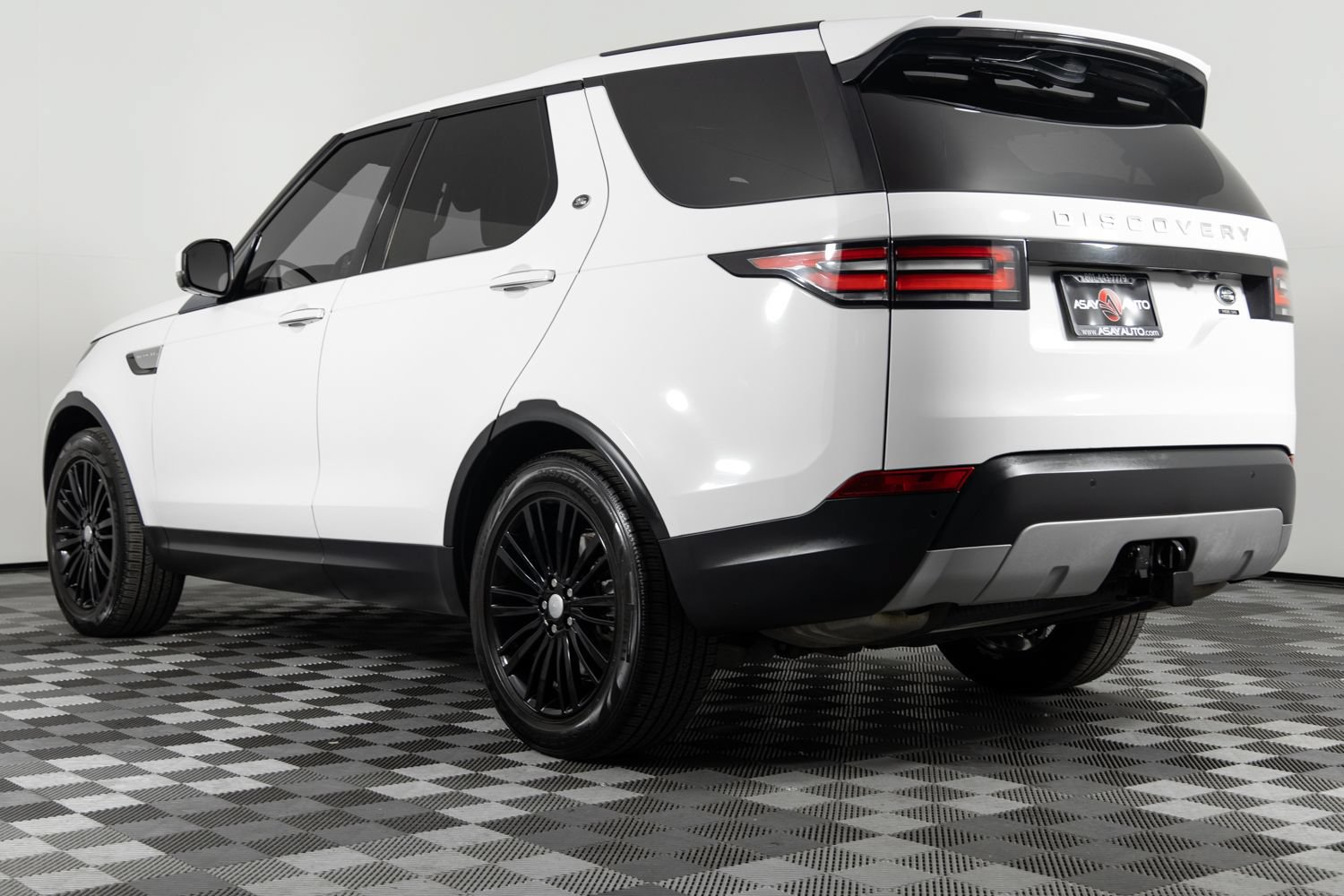 Used 2017 Land Rover Discovery HSE Luxury AWD/4WD image 4