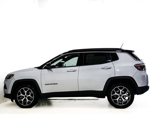 Used 2025 Jeep Compass Limited AWD/4WD image 5
