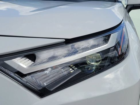 Used 2025 Toyota RAV4 XLE FWD image 24