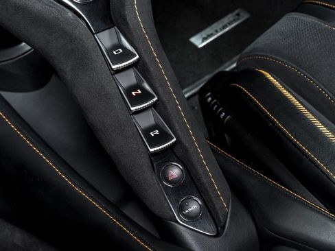 Used 2020 McLaren 720S Performance RWD image 25
