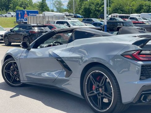 Used 2024 Chevrolet Corvette Stingray Premium Conv w/ Z51 Performance Package RWD image 32