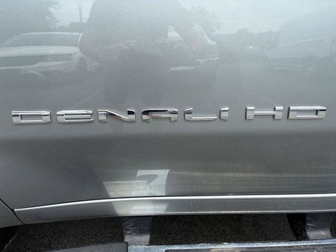 Used 2025 GMC Sierra 2500 Denali AWD/4WD image 14