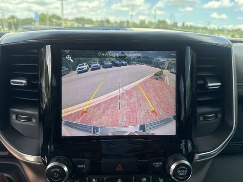 Used 2019 RAM 1500 Laramie AWD/4WD image 19
